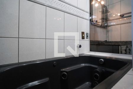 Casa para alugar com 210m², 4 quartos e 1 vaga Casa para alugar com 210m², 4 quartos e 1 vagaBanheiro social