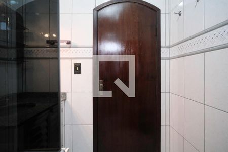 Casa para alugar com 210m², 4 quartos e 1 vaga Casa para alugar com 210m², 4 quartos e 1 vagaBanheiro social