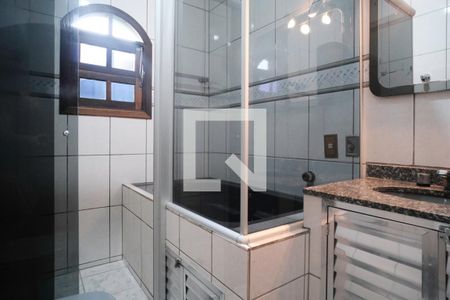 Casa para alugar com 210m², 4 quartos e 1 vaga Casa para alugar com 210m², 4 quartos e 1 vagaBanheiro social