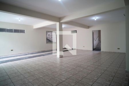 Casa para alugar com 210m², 4 quartos e 1 vaga Casa para alugar com 210m², 4 quartos e 1 vagaÁrea comum