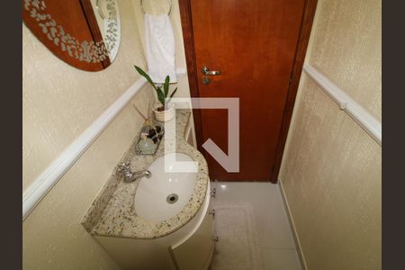 Casa de condomínio à venda com 125m², 3 quartos e 2 vagasLavabo