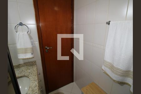 Casa de condomínio à venda com 125m², 3 quartos e 2 vagasBanheiro Social