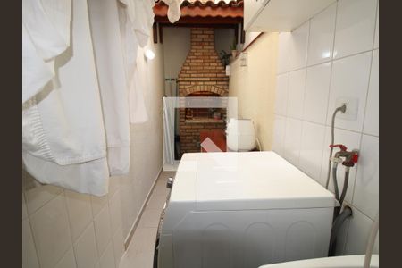 Casa de condomínio à venda com 125m², 3 quartos e 2 vagasÁrea de Serviço