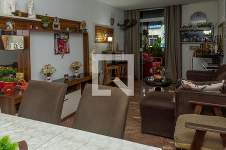 Casa de condomínio à venda com 350m², 3 quartos e 1 vagaSala de Estar / Jantar