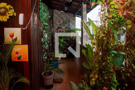 Casa de condomínio à venda com 350m², 3 quartos e 1 vagaVaranda