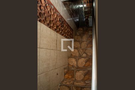 Casa de condomínio à venda com 350m², 3 quartos e 1 vagaEscada