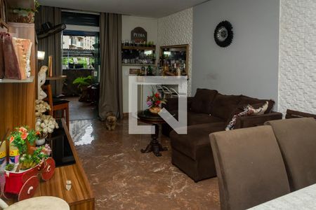 Casa de condomínio à venda com 350m², 3 quartos e 1 vagaSala de Estar / Jantar