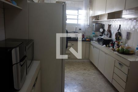 Apartamento à venda com 180m², 3 quartos e 3 vagas Apartamento à venda com 180m², 3 quartos e 3 vagasCozinha