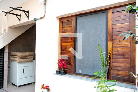 Casa à venda com 210m², 3 quartos e 2 vagasQuintal