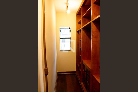 Casa à venda com 210m², 3 quartos e 2 vagasCloset