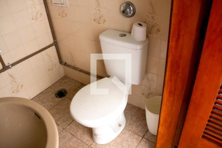 Casa à venda com 210m², 3 quartos e 2 vagasBanheiro 3