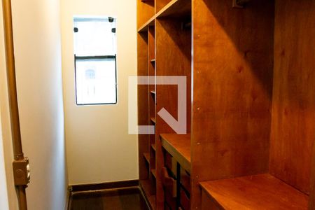 Casa à venda com 210m², 3 quartos e 2 vagasCloset