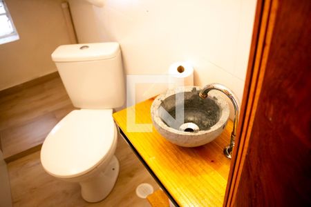 Casa à venda com 210m², 3 quartos e 2 vagasLavabo 4