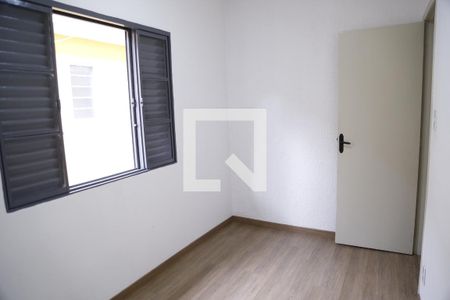 Quarto 2 de casa para alugar com 3 quartos, 123m² em Vila Guedes, São Paulo