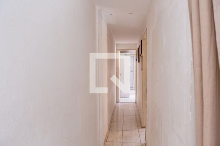 Casa à venda com 130m², 4 quartos e 2 vagasCorredor