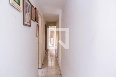 Casa à venda com 130m², 4 quartos e 2 vagasCorredor