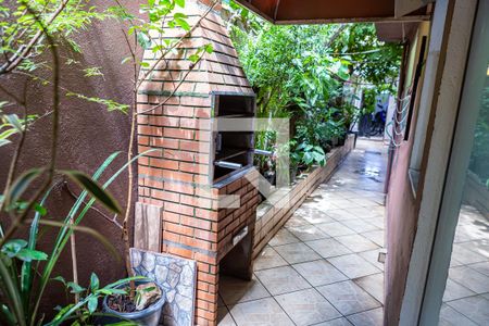 Casa à venda com 130m², 4 quartos e 2 vagas Churrasqueira