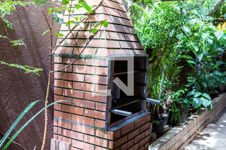 Casa à venda com 130m², 4 quartos e 2 vagas Churrasqueira