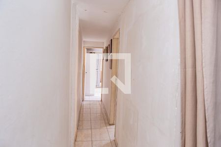 Casa à venda com 130m², 4 quartos e 2 vagasCorredor