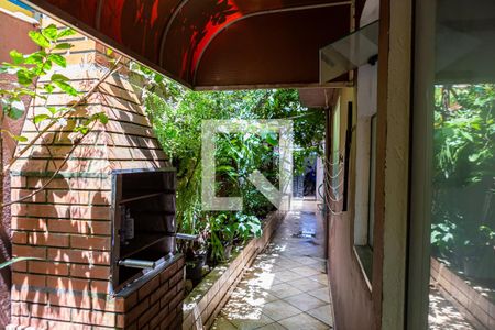 Casa à venda com 130m², 4 quartos e 2 vagas Churrasqueira