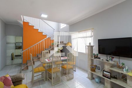 Sala de casa à venda com 5 quartos, 200m² em Vila Constança, São Paulo