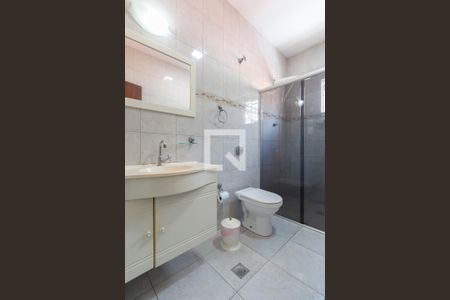 Casa à venda com 200m², 5 quartos e 2 vagas Casa à venda com 200m², 5 quartos e 2 vagasBanheiro