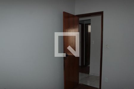 Quarto de apartamento à venda com 3 quartos, 70m² em Planalto, Belo Horizonte