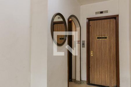 Studio à venda com 21m², 1 quarto e sem vaga Studio à venda com 21m², 1 quarto e sem vagaElevador
