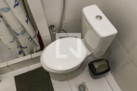Banheiro de kitnet/studio à venda com 1 quarto, 21m² em Copacabana, Rio de Janeiro