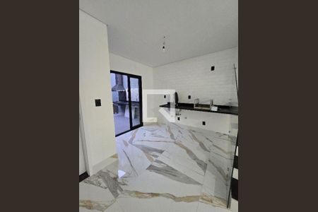 Casa à venda com 4 quartos, 192m² em Vila Monumento, São Paulo