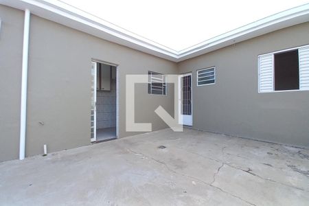 Casa à venda com 300m², 1 quarto e 1 vaga Casa à venda com 300m², 1 quarto e 1 vagaQuintal