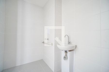 Banheiro  de kitnet/studio à venda com 1 quarto, 32m² em Chácara Seis de Outubro, São Paulo