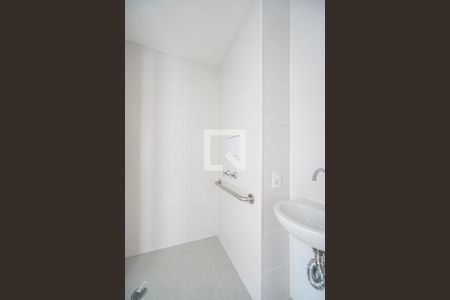 Banheiro  de kitnet/studio à venda com 1 quarto, 32m² em Chácara Seis de Outubro, São Paulo