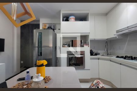 Cozinha de apartamento à venda com 2 quartos, 82m² em Vila Eldízia, Santo André