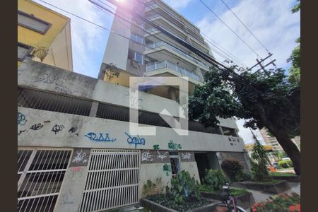 Apartamento para alugar com 70m², 2 quartos e 1 vaga Apartamento para alugar com 70m², 2 quartos e 1 vagaFachada