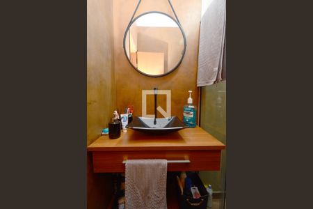 Casa à venda com 165m², 3 quartos e 2 vagasBanheiro