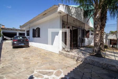 Casa à venda com 140m², 3 quartos e 4 vagas Casa à venda com 140m², 3 quartos e 4 vagasÁrea externa