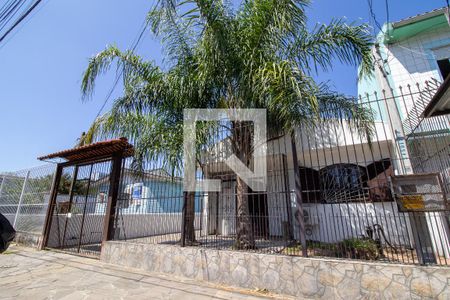 Casa à venda com 140m², 3 quartos e 4 vagas Casa à venda com 140m², 3 quartos e 4 vagasFachada