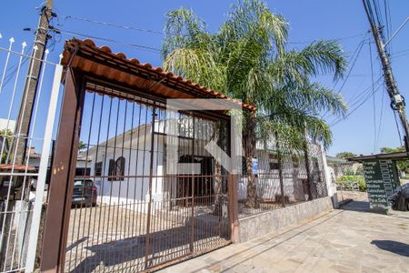 Casa à venda com 140m², 3 quartos e 4 vagas Casa à venda com 140m², 3 quartos e 4 vagasFachada