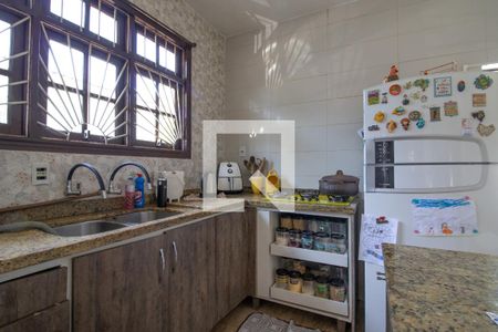 Casa à venda com 140m², 3 quartos e 4 vagas Casa à venda com 140m², 3 quartos e 4 vagasCozinha