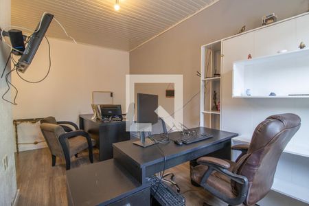 Casa à venda com 140m², 3 quartos e 4 vagas Casa à venda com 140m², 3 quartos e 4 vagasEscritorio