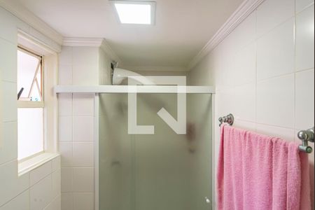 Banheiro  de apartamento para alugar com 2 quartos, 52m² em Jardim Santo André, Santo André