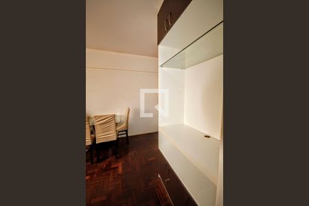 Sala de apartamento à venda com 1 quarto, 48m² em Lourdes, Belo Horizonte