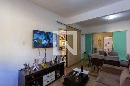 Sala de casa à venda com 6 quartos, 334m² em Serrano, Belo Horizonte