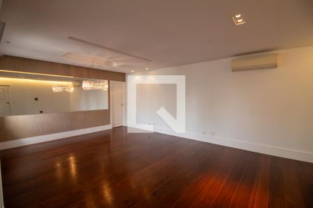 Apartamento para alugar com 152m², 3 quartos e 3 vagasSala