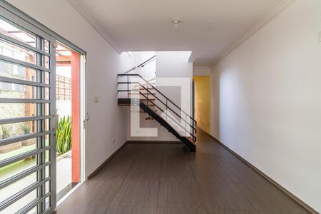 Sala de casa para alugar com 2 quartos, 135m² em Jardim Aeroporto, São Paulo
