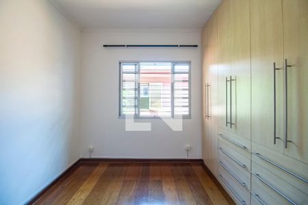 Quarto 2 de casa para alugar com 3 quartos, 135m² em Jardim Aeroporto, São Paulo