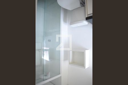 Banheiro de kitnet/studio para alugar com 1 quarto, 35m² em Novo Mundo, Curitiba