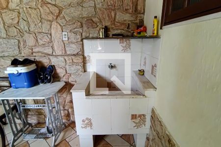 Casa à venda com 330m², 3 quartos e 5 vagas Casa à venda com 330m², 3 quartos e 5 vagassegundo imovel area externa