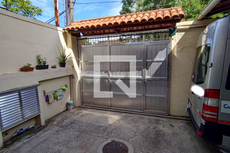 Casa à venda com 330m², 3 quartos e 5 vagas Casa à venda com 330m², 3 quartos e 5 vagasentrada